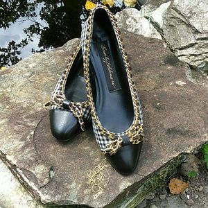 Beverly Feldman flats